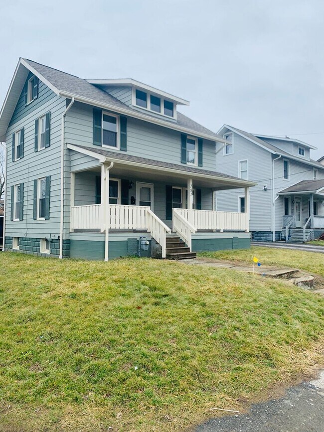 Foto del edificio - Large 3 Bedroom single family home  with l...
