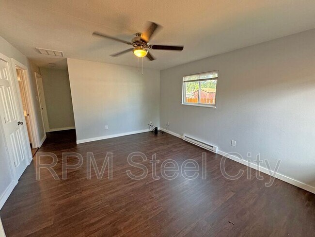 Foto del edificio - 1610-1610 W Summit Ave