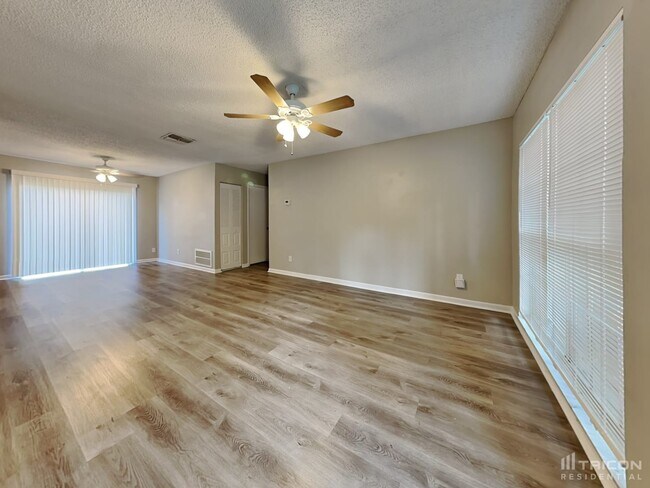 Foto del edificio - 2208 N Johnson Street Plant City FL