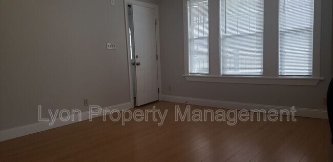 Building Photo - 18 Verdun St