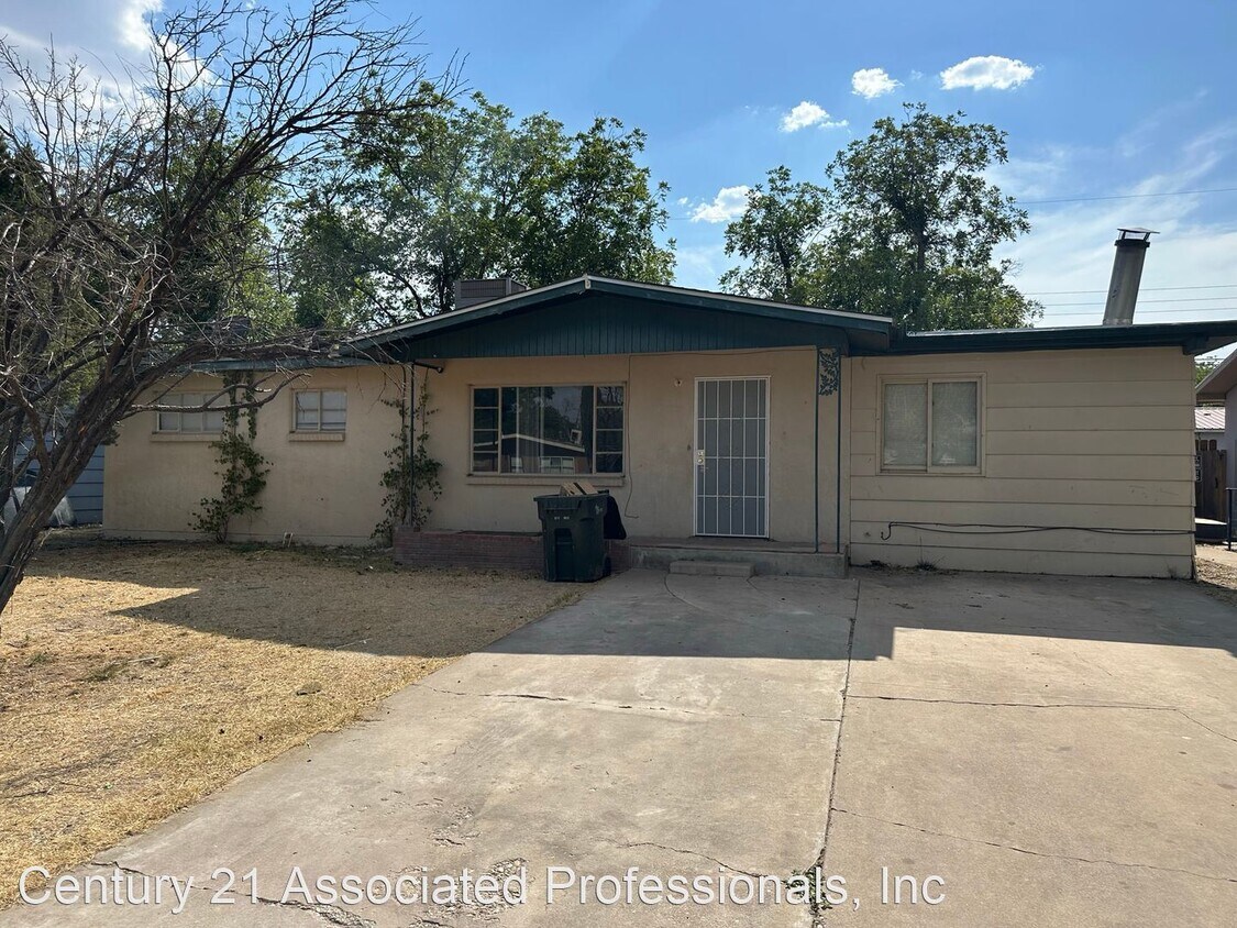 3 br, 1 bath House 802 Sandia House Rental in Carlsbad, NM