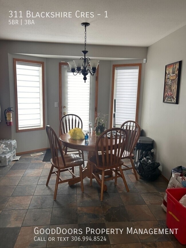 Photo du bâtiment - 311 Blackshire Crescent