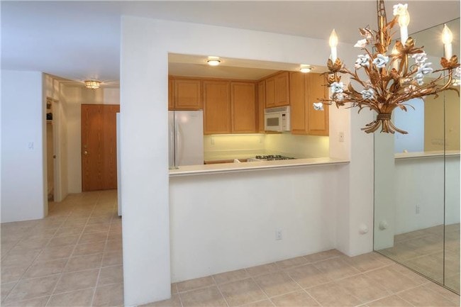 Building Photo - 322 Por La Mar Cir