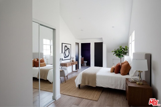 Building Photo - 1238 W 30th St