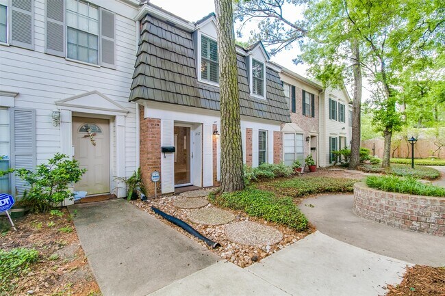 Foto del edificio - 1407 Springrock Ln