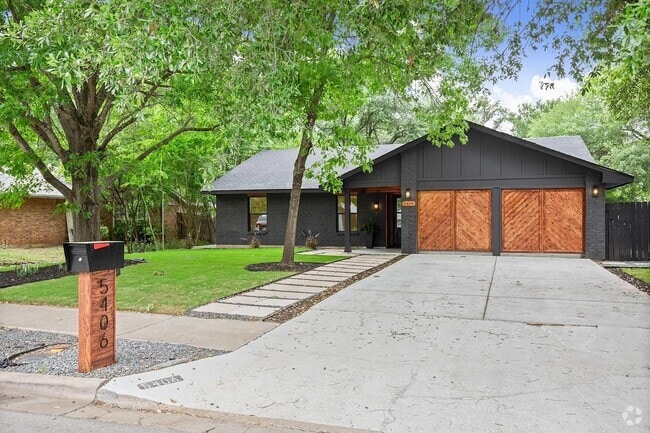 Building Photo - 5406 Emerald Forest Dr