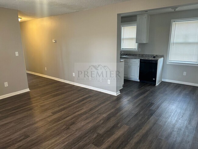 Building Photo - All on ONE-LEVEL! Fresh interior make read...