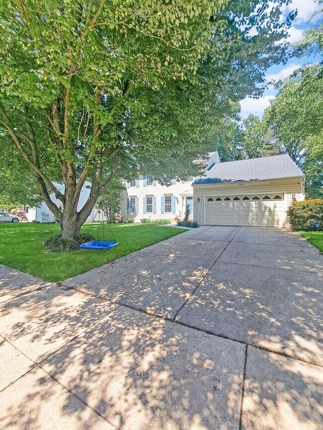 Building Photo - Amazing 3 Level SFH in Waldorf. 4/Bedroom,...