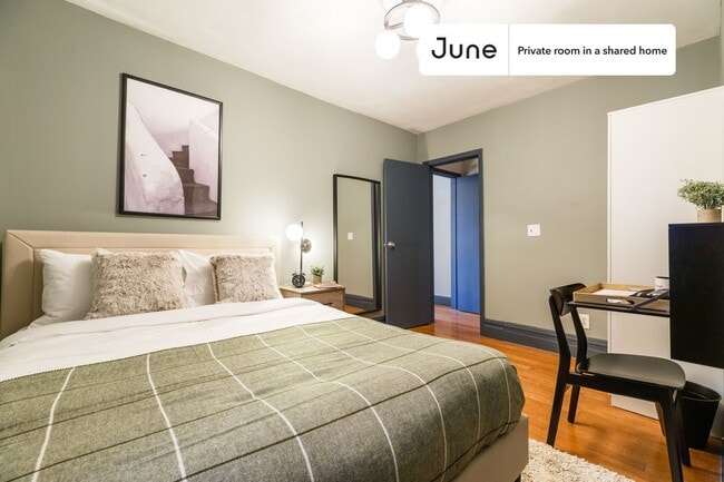 Building Photo - Room in Shared 4 bed/1 bath home