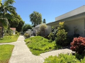 Building Photo - 2025 Via Mariposa E