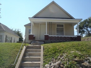 Building Photo - 708 McDonald St