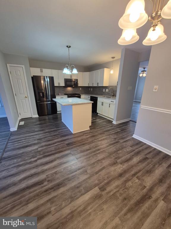 Building Photo - 43 Scarboro Dr