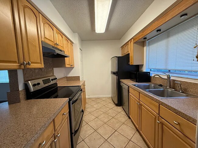 Foto del edificio - 12117 Walden Woods Dr