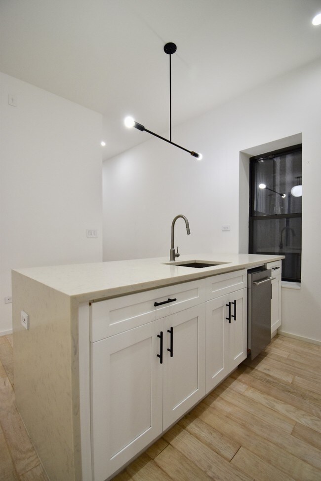 Building Photo - 473 Central Park West