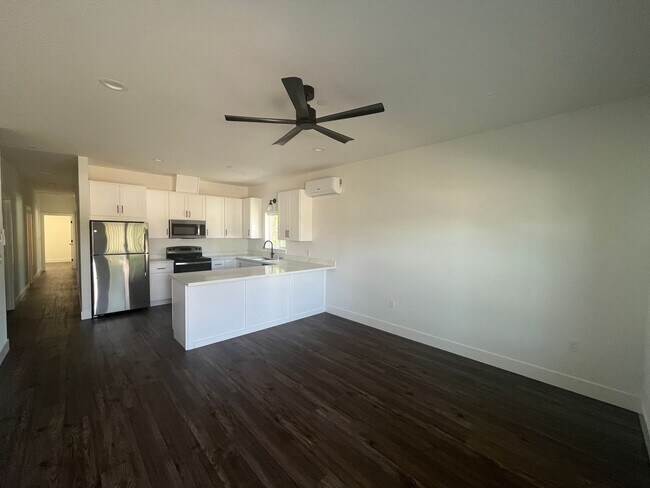 Foto del edificio - Newly built homes with City of Redding solar!