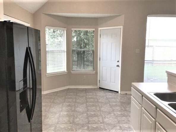 Foto del edificio - 4715 Meadows Edge Ln