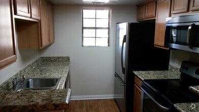 Building Photo - 12063 Alta Carmel Ct