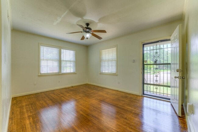 Photo - Move-in Special - 1/2 off first month's rent! House