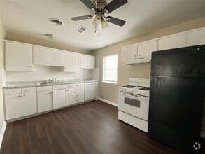 Building Photo - 712 Juno Ln