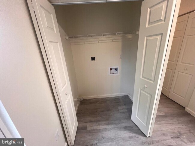 Foto del edificio - 45293 Rumsford Ln