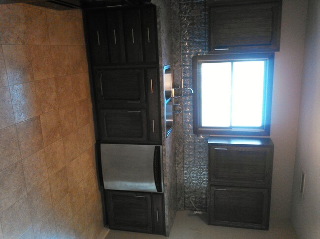 Foto del edificio - 1070 Railroad St