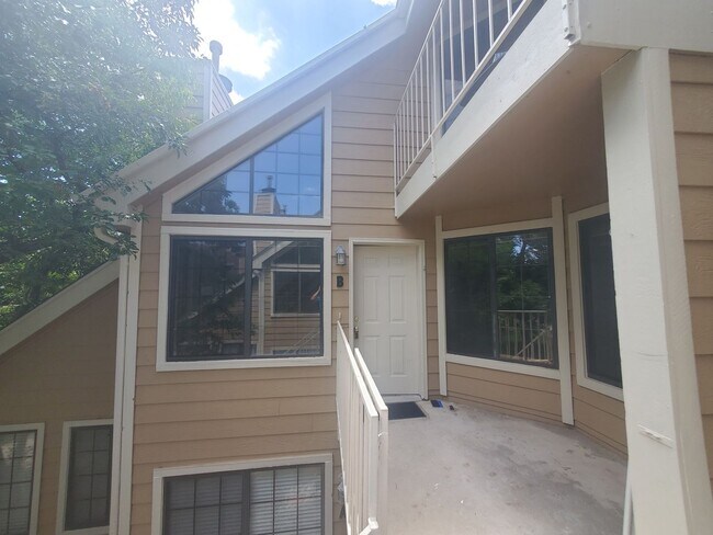 Foto del edificio - 2B / 2B Condo with Loft and Garage Availab...