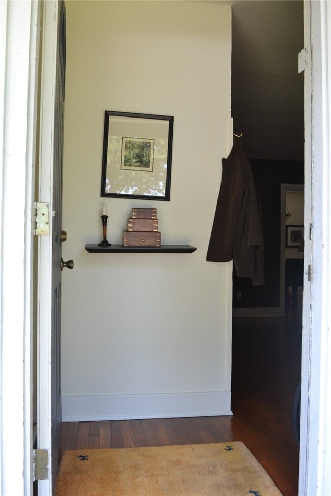 Building Photo - 1610 Ridgewood St