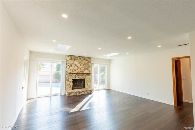 Foto del edificio - 3 br, 2 bath House - 20450 Hart St