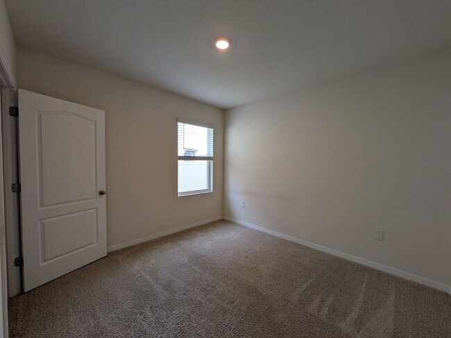 Building Photo - 3/2 House with Garage in Riverbend, Sanford