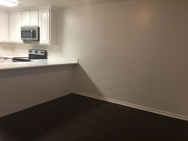 Foto del edificio - 5801 Edmond Ave