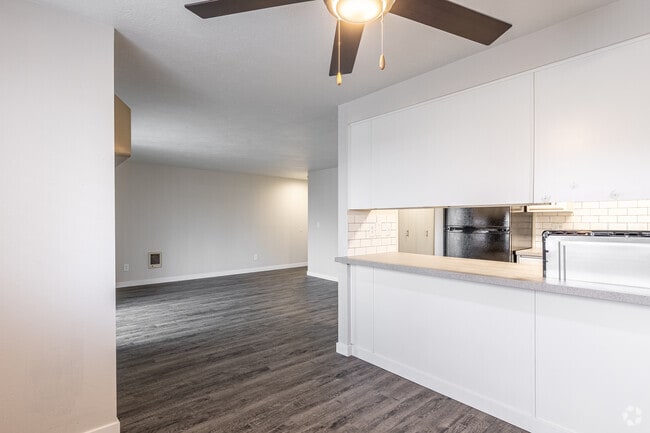 2BR, 2BA - 988SF - Ascent at South Hill