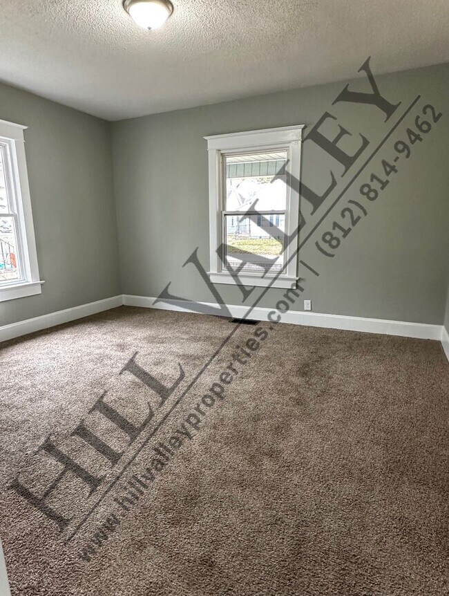 Foto del edificio - Spacious Three Bedroom Home