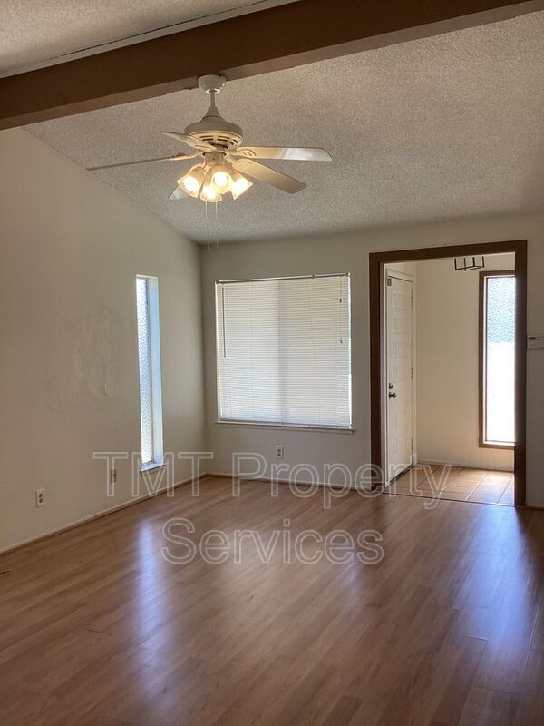 Foto del edificio - 7847 Orchard Woods Cir