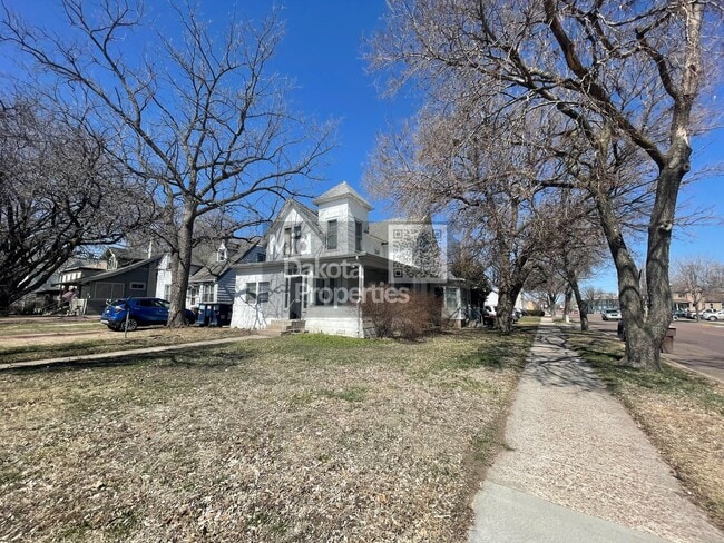 Building Photo - 401 N Rowley St