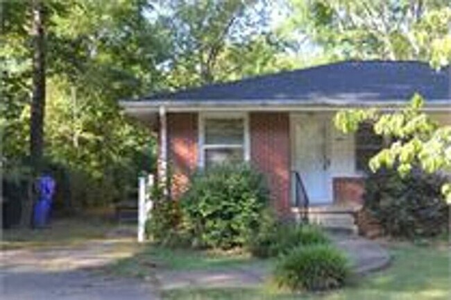 Foto del edificio - 115 White Oak Dr