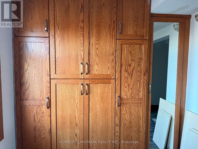 Photo du bâtiment - 183 Main St E