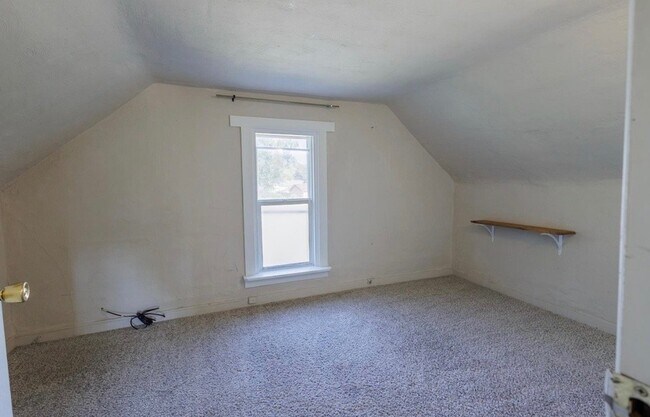 Foto del edificio - 724 Haines Ave