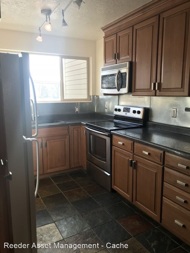 Foto del edificio - 2 br, 2 bath House - 525 East 200 North