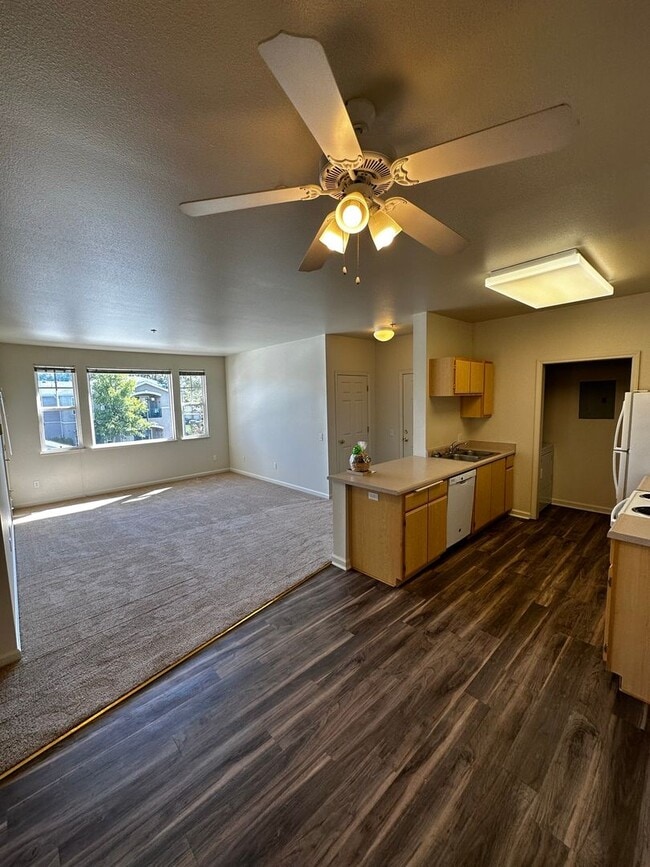 Interior Photo - Sterling Oaks Luxury Apartments