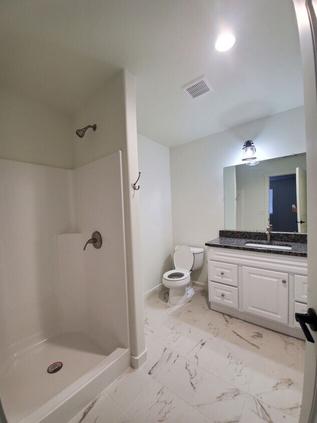 Foto principal - 1125 W Ivy Ave