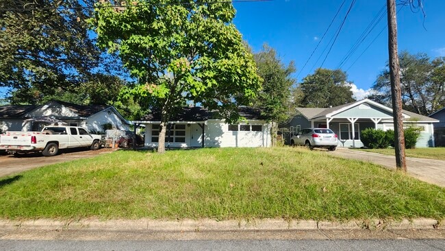 Foto del edificio - 4014 Chelsea Dr