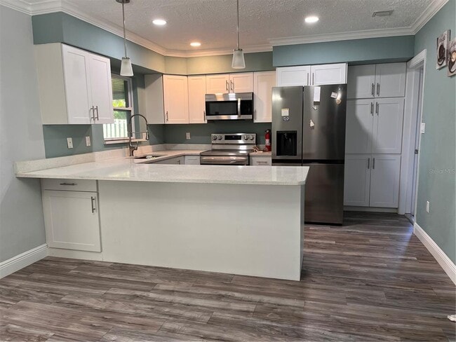 Building Photo - 2406 Alpine Ave