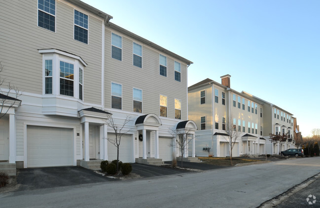 Building Photo - Seaside Village