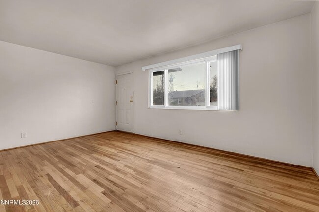 Building Photo - 240 18th St