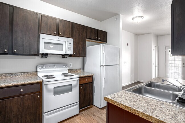 3 habitaciones, 2 baños - 1100 pies cuadrados - Cocina - Avalon Apartment - Income Restricted