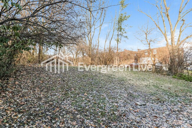 Foto del edificio - 3316 Robinet Dr