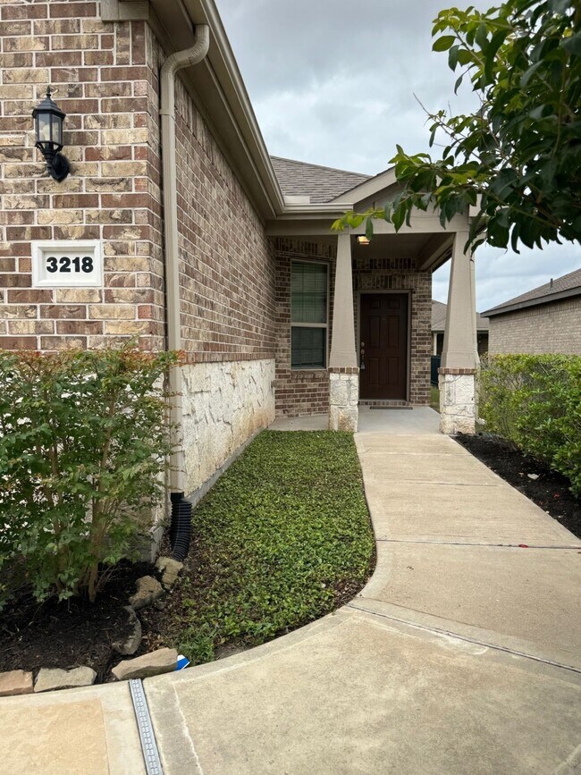 Foto del edificio - 3218 Chimney Swift Ln