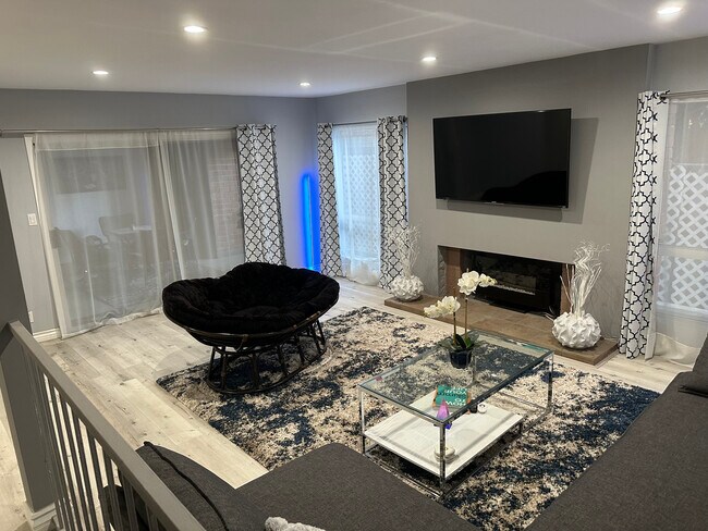Foto del edificio - 4807 Woodley Ave