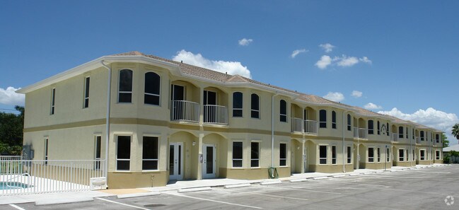 Foto del edificio - 3514 Santa Barbara Blvd