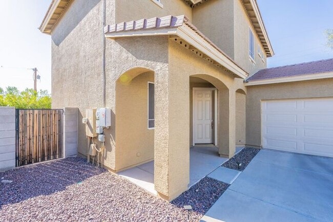 Foto del edificio - Spacious 4 Bed 2.5 Ba in Gated Community